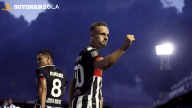Striker Grimsby Town, Charles Vernam Melakukan Selebrasi