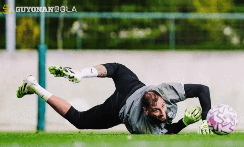 Gianluigi Donnarumma, Kiper Man City